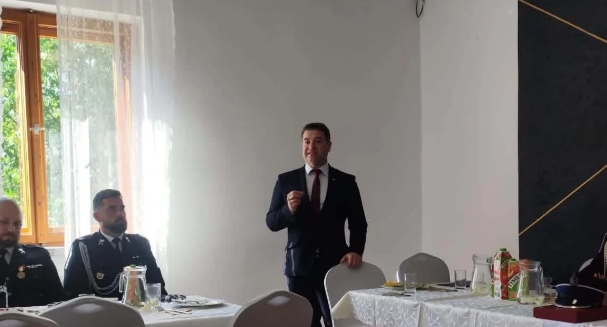Z remizy, władze Oddziału Miejsko Gminnego Makowie Podhalańskim - zdjęcie, fotografia