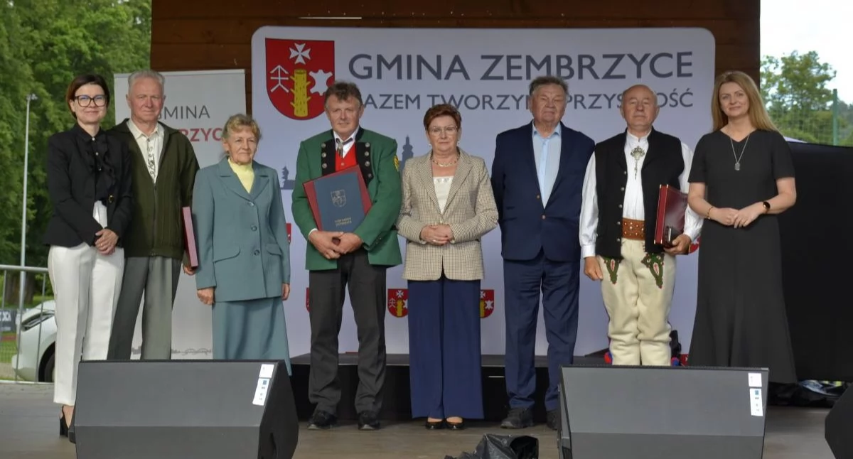 Osobowości kultury , Zasłużeni Gminy Zembrzyce uhonorowani podczas Gminy - zdjęcie, fotografia