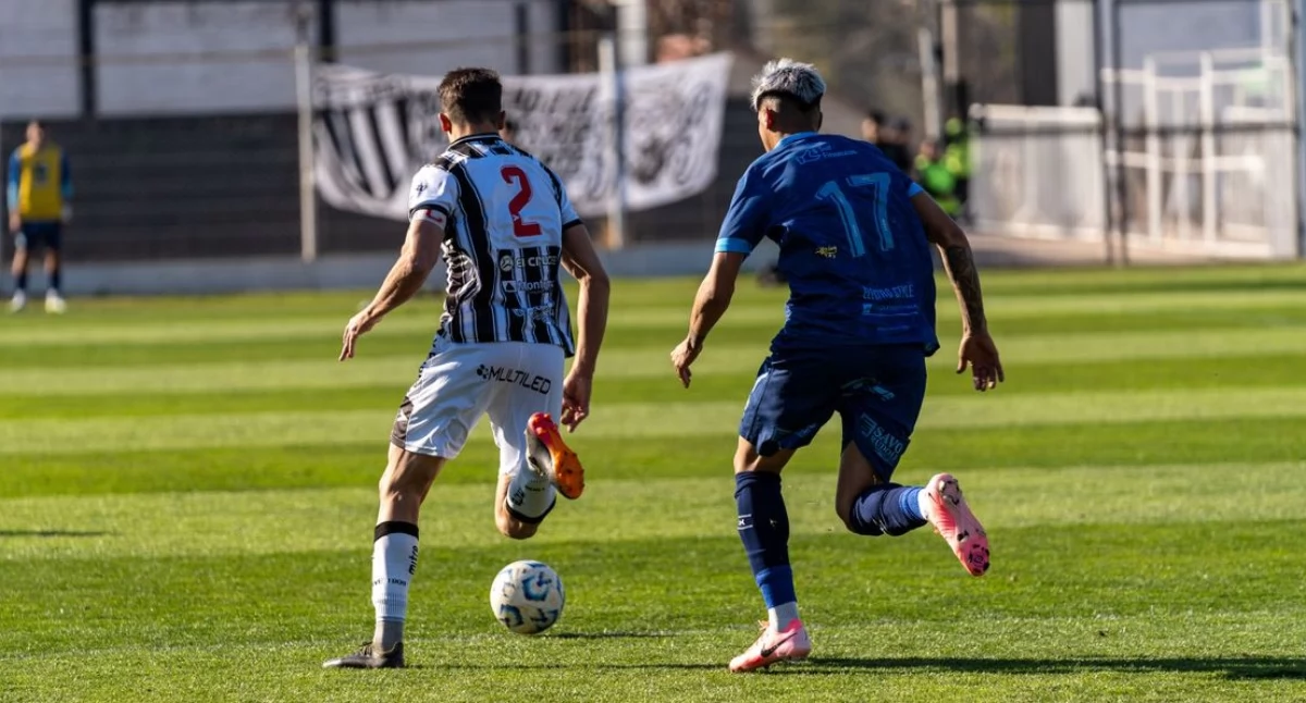 Materiał zewnętrzny, Ewolucja profesjonalnego futbolu nowoczesne kluby budują swoje struktury sportowe - zdjęcie, fotografia