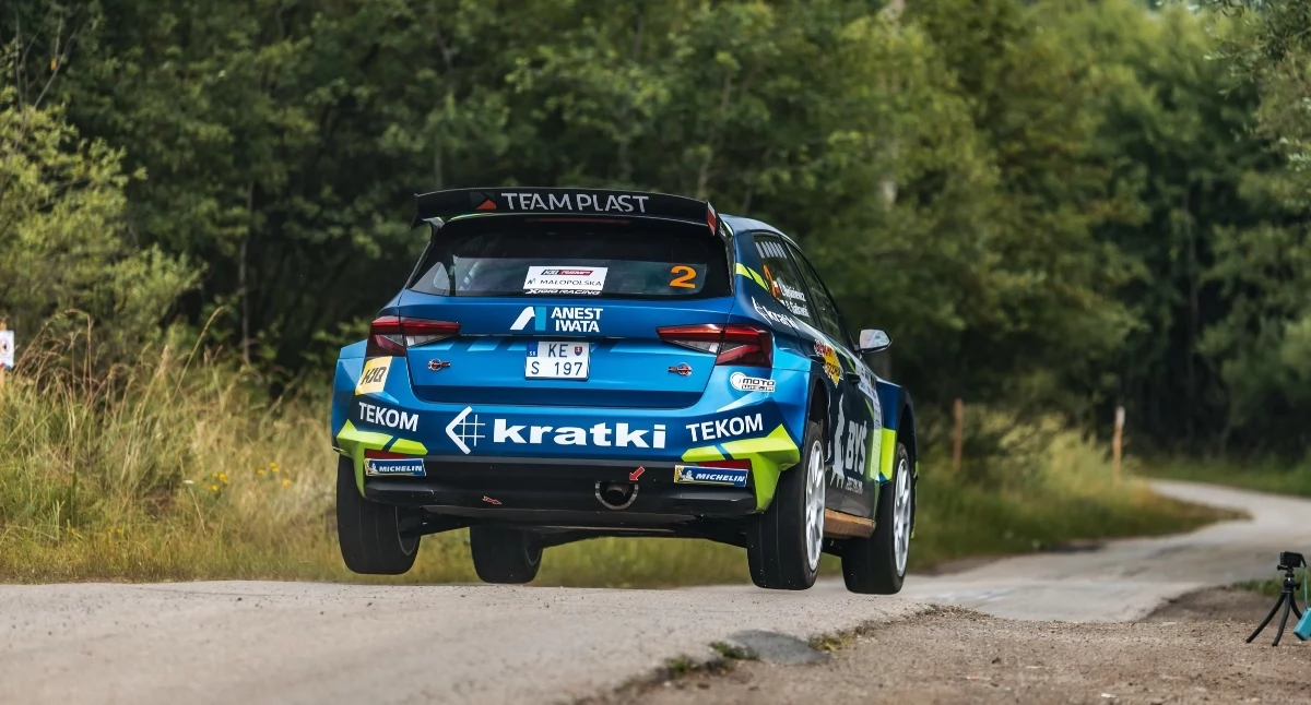 Motosport, Byśkiniewicz liderem pierwszym Valvoline Rajdu Małopolski dramat Łabudy Dymurskiego - zdjęcie, fotografia