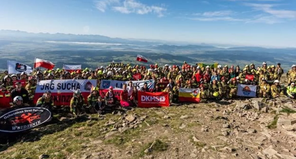 Z remizy, Blisko strażaków pełnym umundurowaniu wyruszy Śnieżnik Wśród uczestników załogi powiatu suskiego - zdjęcie, fotografia