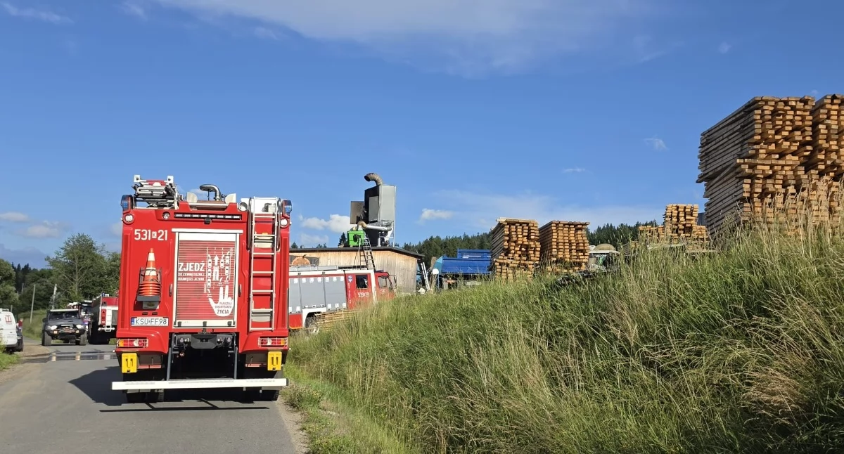 Z remizy, Pożar Sidzinie miejsce kierowane zastępy straży pożarnej - zdjęcie, fotografia