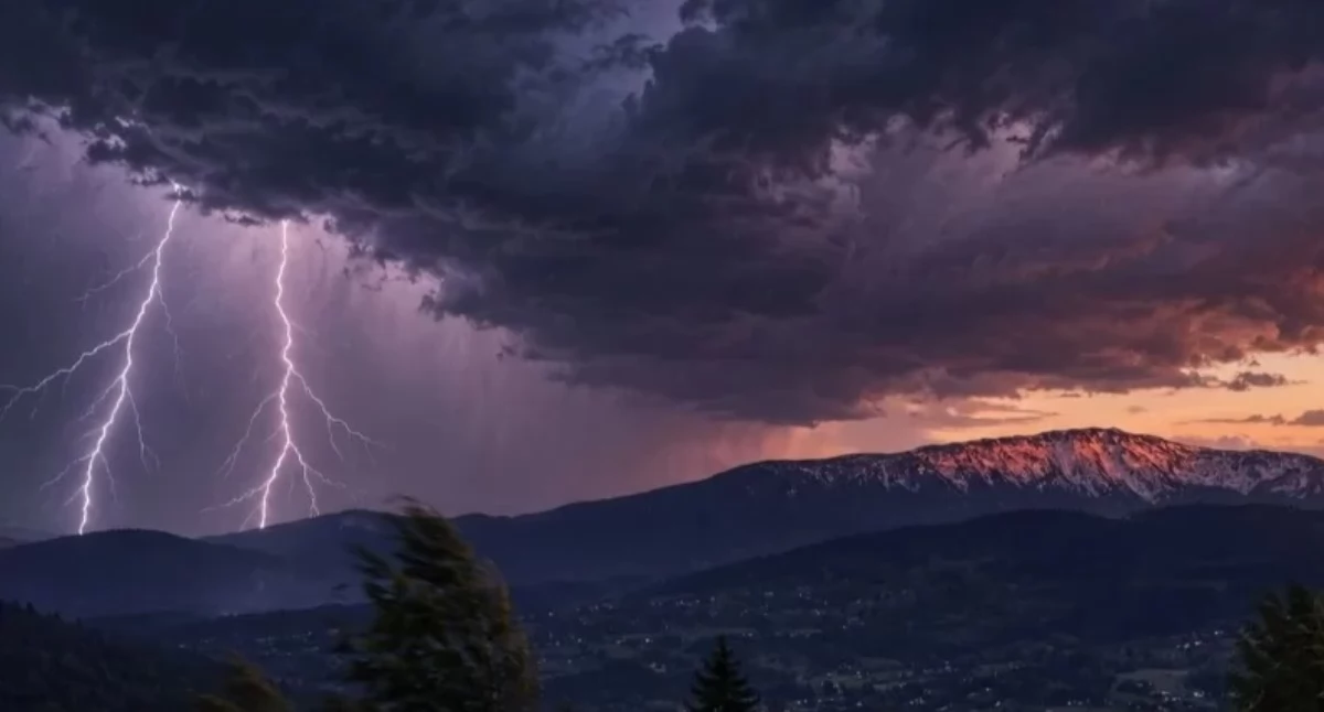 Pogodynka, Ostrzeżenie meteorologiczne drugiego stopnia powiatu suskiego - zdjęcie, fotografia
