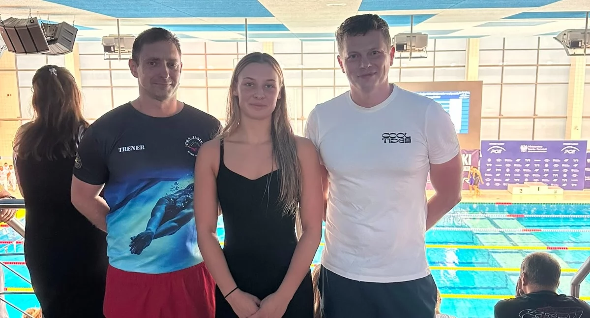 Pływanie, Wiktoria Gracjasz multimedalistką mistrzostw Polski pływaniu - zdjęcie, fotografia
