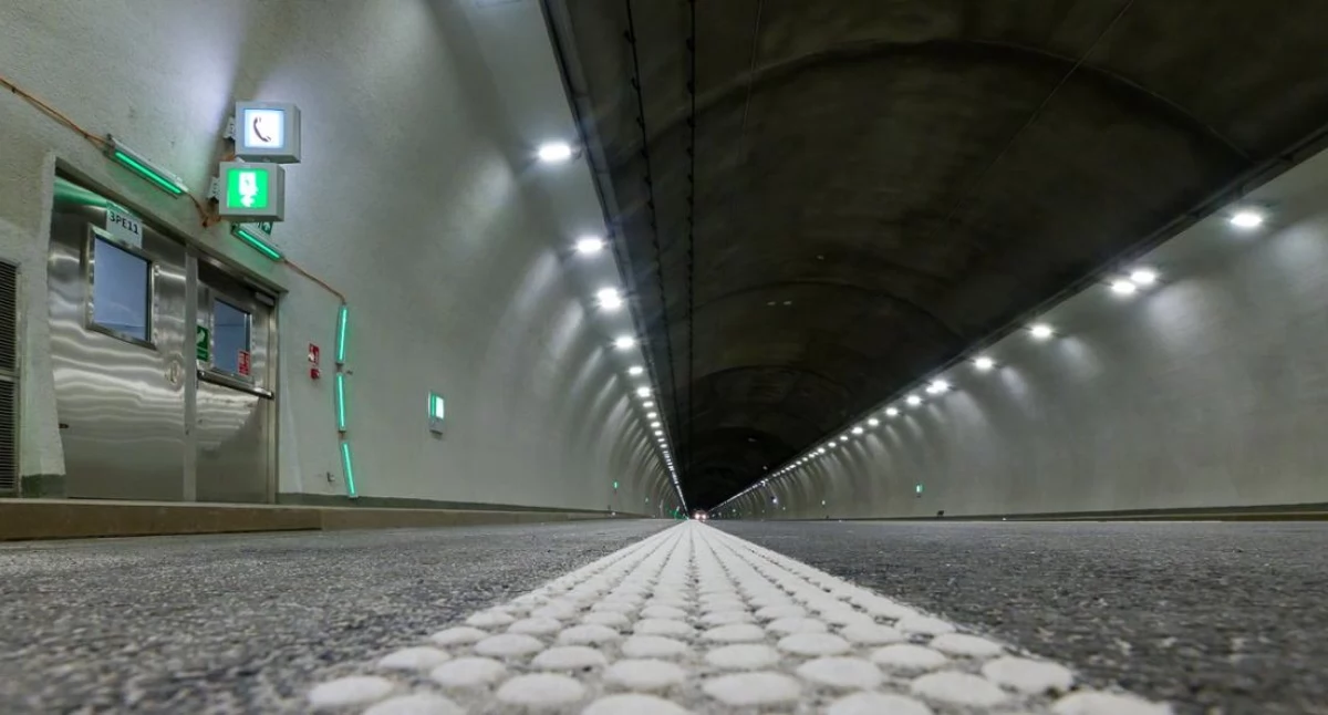 Interwencje, nadlecą ruskie drony schronimy tunelach - zdjęcie, fotografia
