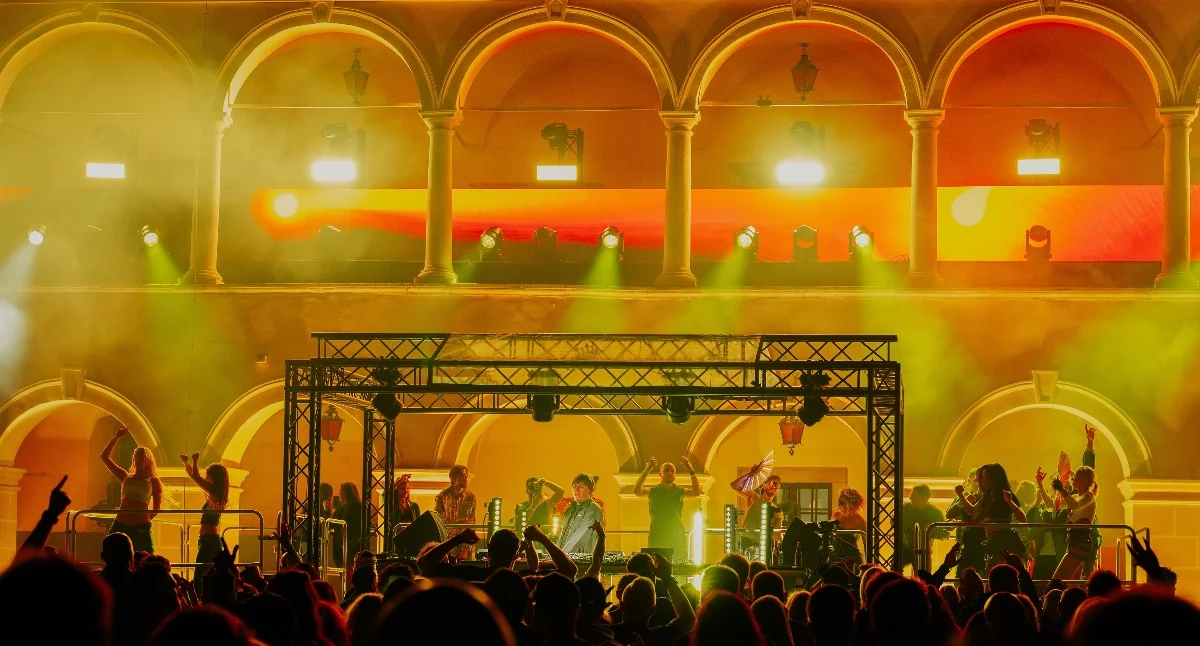 Koncerty – Muzyka , [WYWIAD] Daniel Klasa „Nie sztuką grać głośno” Kulisy nagłośnienia Beatland Festival - zdjęcie, fotografia
