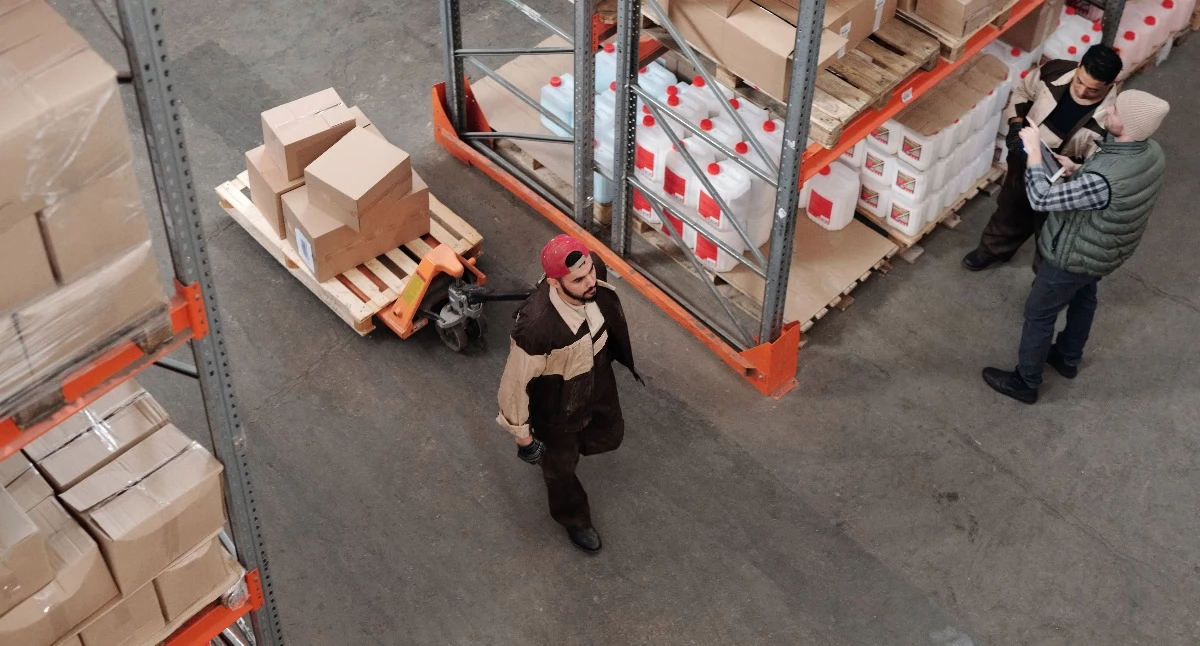 Materiał zewnętrzny, usprawnić transport wewnętrzny magazynie - zdjęcie, fotografia