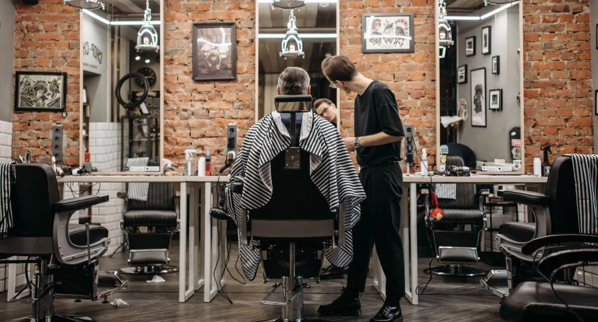 Materiał zewnętrzny, Fotel barberski pierwszego salonu zwrócić uwagę przed zakupem - zdjęcie, fotografia