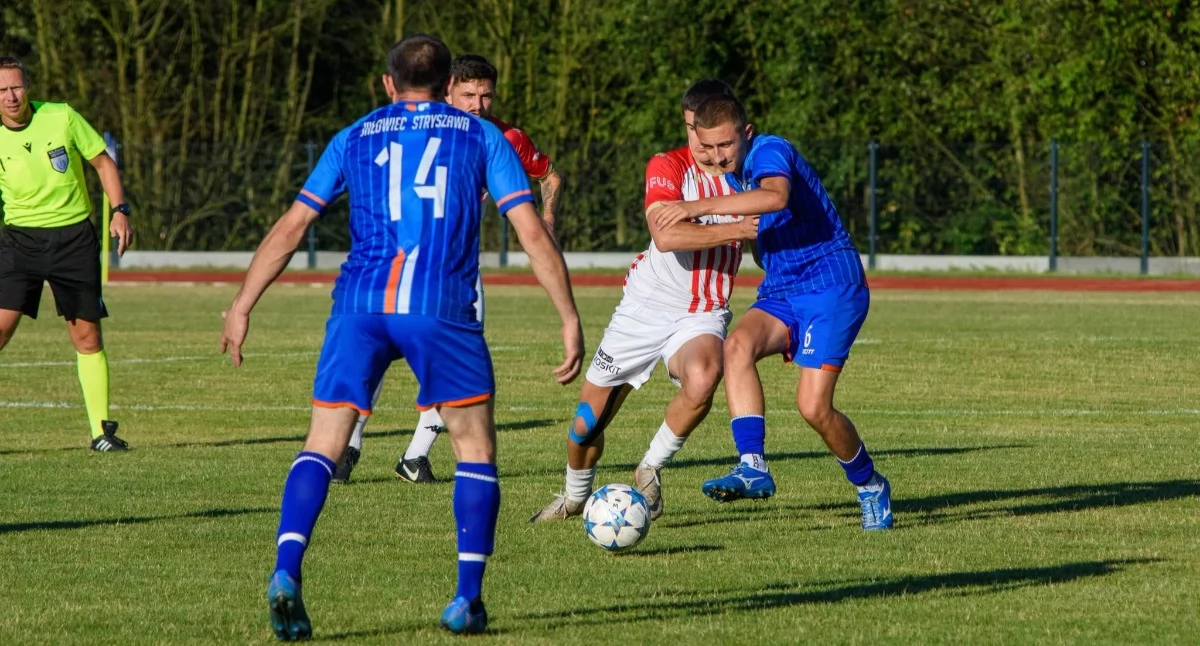 Piłka nożna, słychać lecie klasie Przegląd ruchów transferowych przed startem sezonu 26/27 - zdjęcie, fotografia
