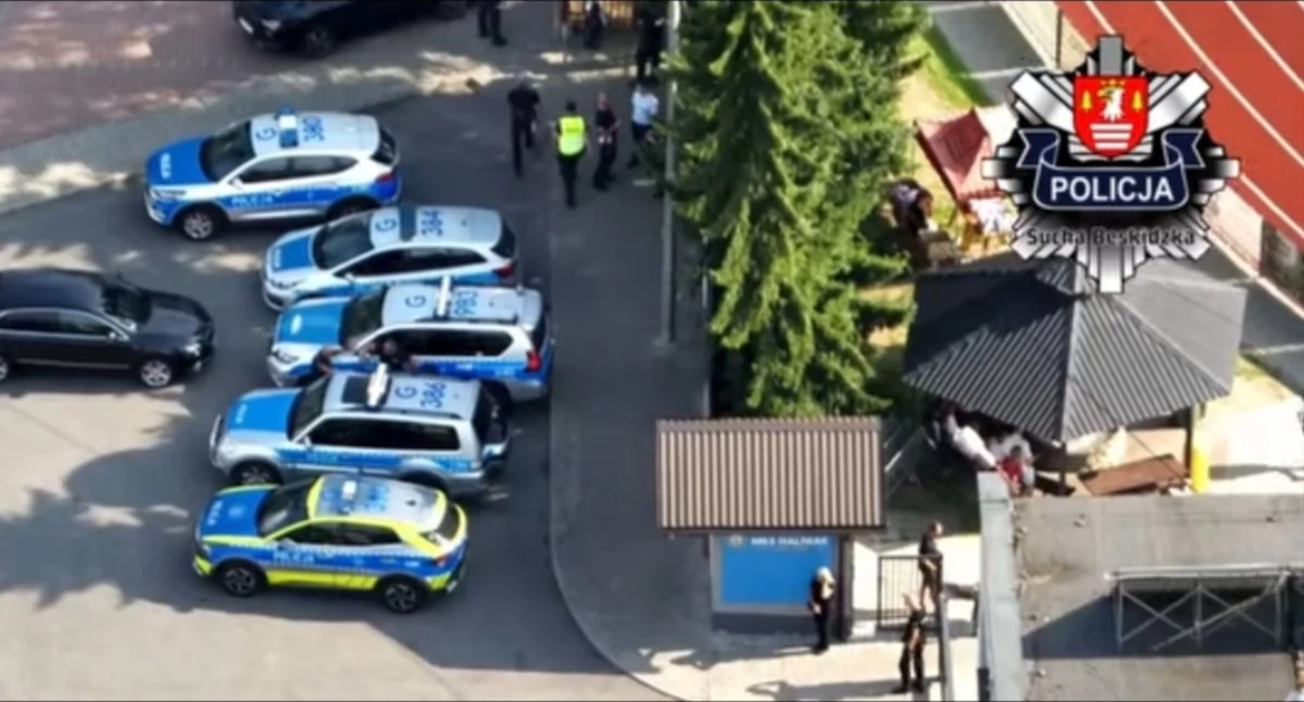 Komunikaty ostrzeżenia policji, Policja zabezpieczała piłkarskie derby Makowie Podhalańskim - zdjęcie, fotografia