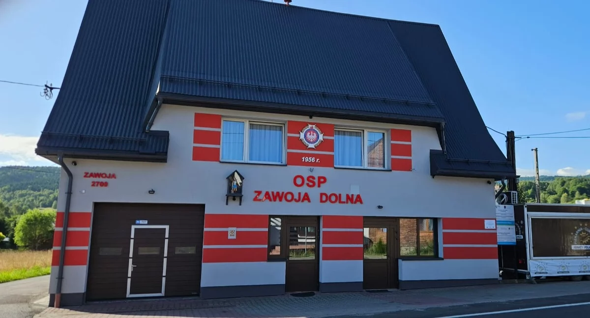 Z remizy, lecie Zawoja Dolna - zdjęcie, fotografia