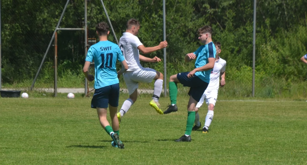Piłka nożna, KLASA Hattrick Pietrusy Świtu zdobywa Sidzinę nieudany debiut Gacka udany debiut Kudzi - zdjęcie, fotografia