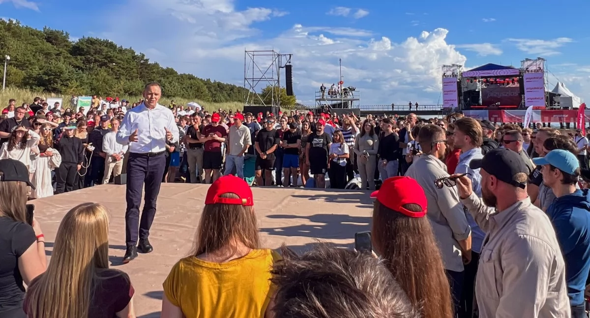 Polityka, Setki młodych Juracie Spotkali prezydentem Karolem Nawrockim - zdjęcie, fotografia