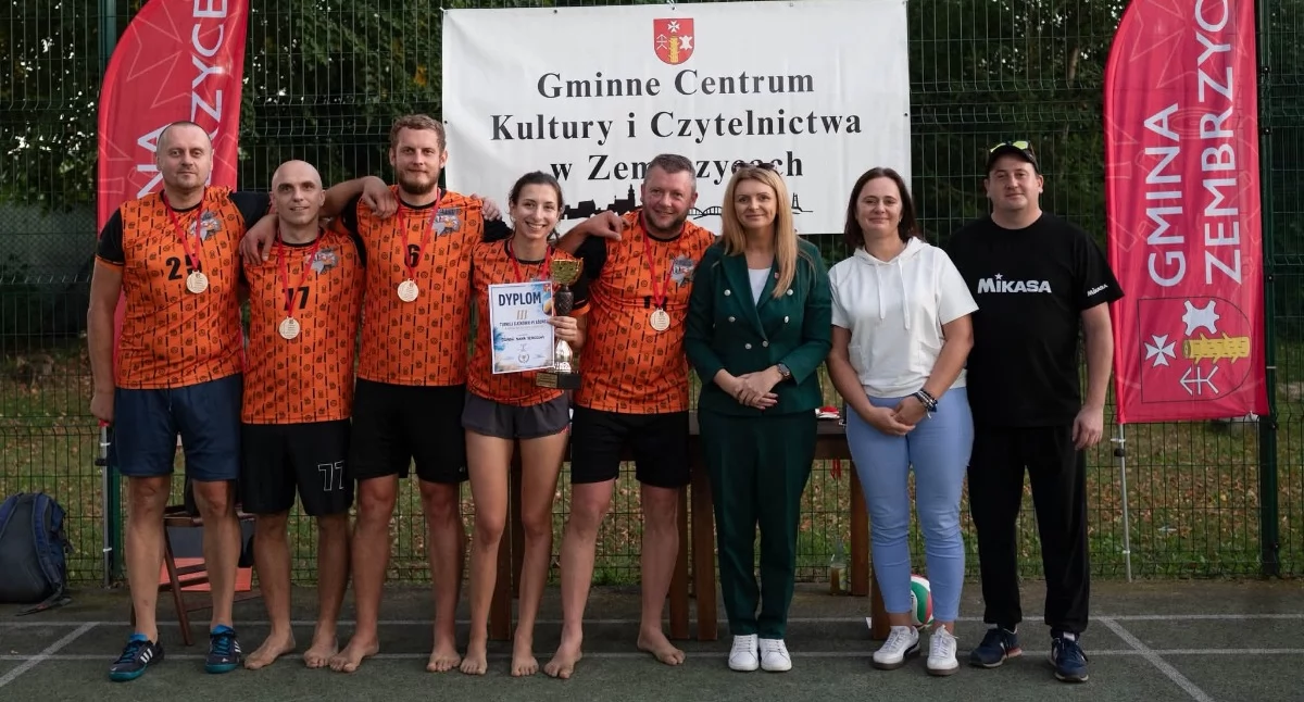 Pozostałe, Dziadki Suchej Beskidzkiej zdobyły Puchar Wójta Gminy Zembrzyce - zdjęcie, fotografia