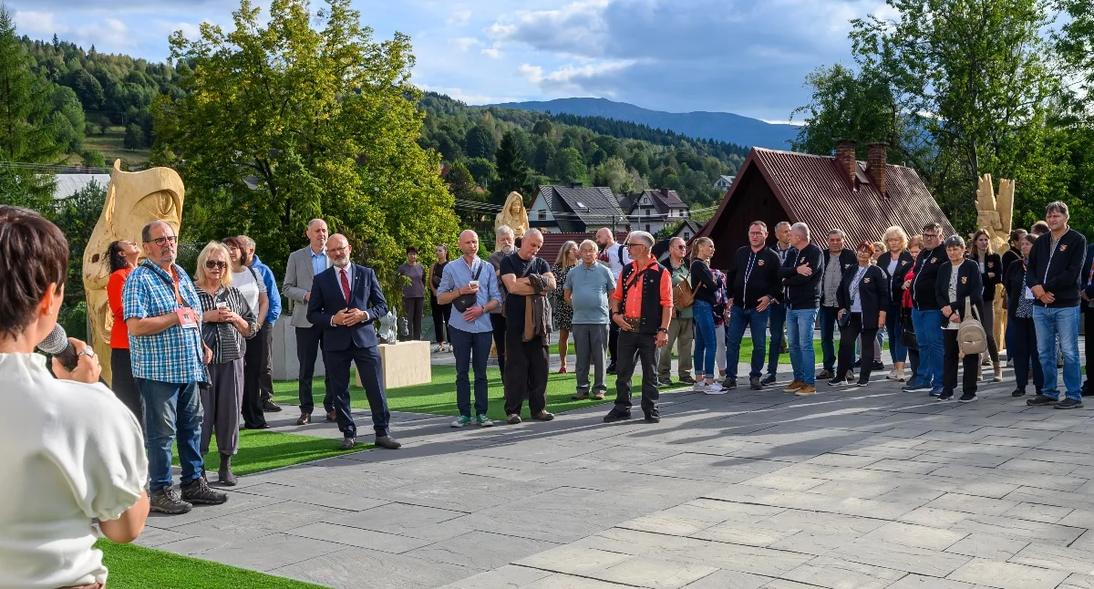 Wystawy, „Duchy Babiej Góry” drewnie Wernisaż wystawy rzeźb Zawoi - zdjęcie, fotografia