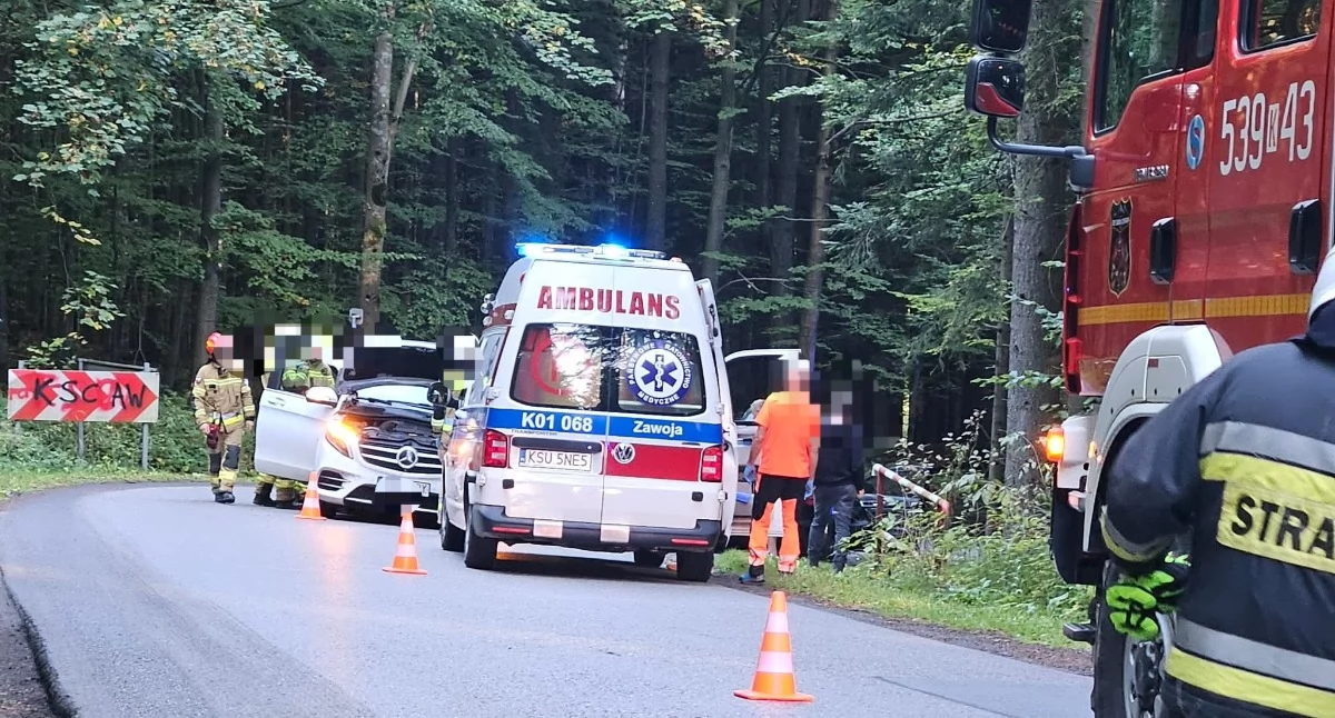 Wypadki drogowe, Zdarzenie drogowe Stryszawie Droga zablokowana - zdjęcie, fotografia