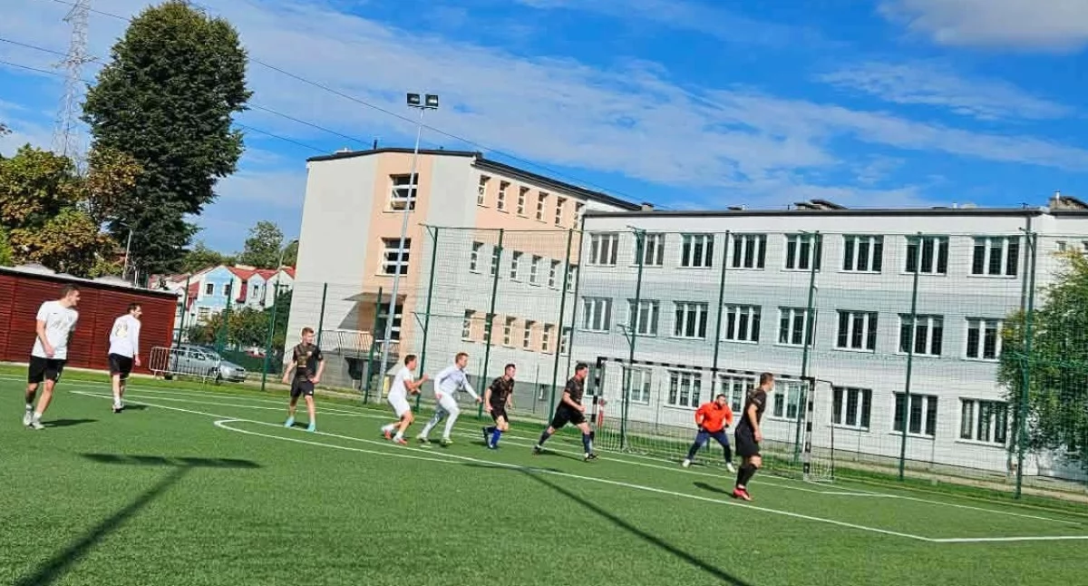 Liga Amatorska, Zaczęło sensacyjnie potem wiele działo! - zdjęcie, fotografia