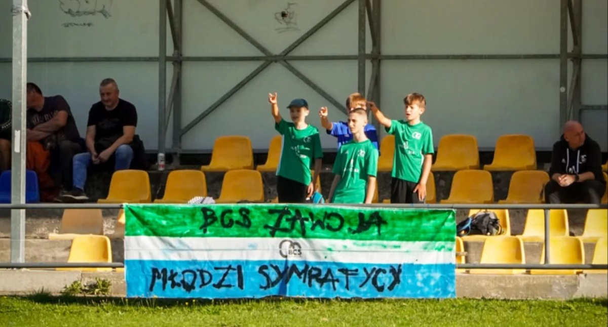 Piłka nożna, KLASA kolejki Lachowicach Zawoja Stryszawa korespondencyjnym pojedynku punkty - zdjęcie, fotografia