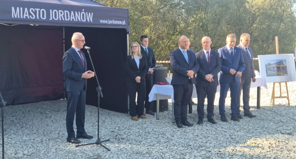 Inwestycje, VIDEO) Wiesław Leśniakiewicz Nieważne rządzi Rolą każdego rządu budowanie bezpieczeństwa - zdjęcie, fotografia