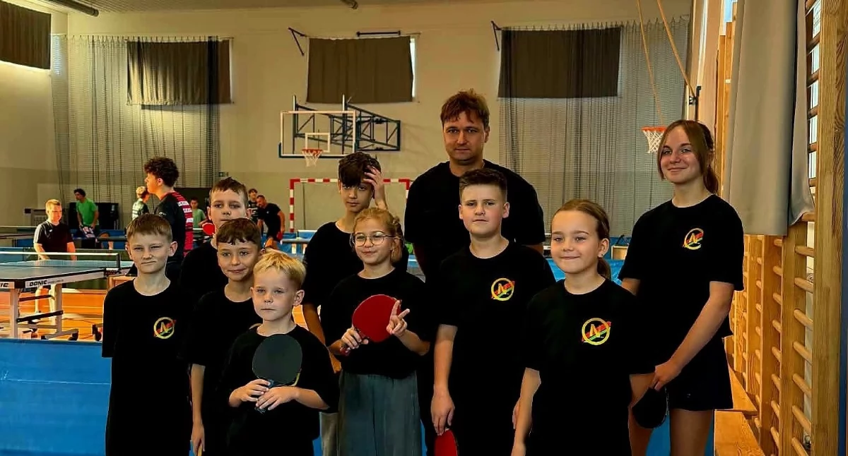 Tenis, Debiut medalami! Zawodnicy Naroża Juszczyn świetnie spisali Wadowicach - zdjęcie, fotografia