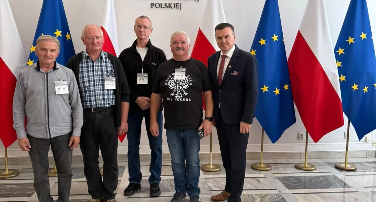 Polityka, Mieszkańcy Skawicy wizytą Sejmie - zdjęcie, fotografia