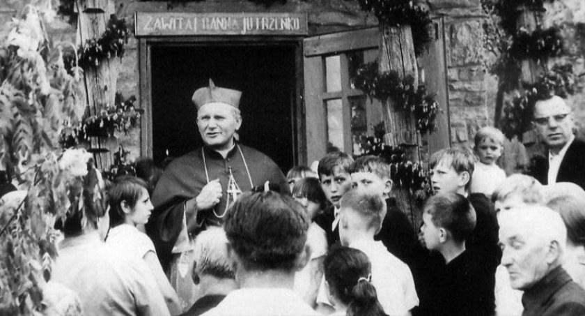 Karol Wojtyła w trakcie wizyty w Makowie Podhalańskim/Archiwum Sucha24.pl