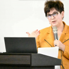   dr Jadwiga Sobczuk &nbsp; 

 Specjalistka od wydobywania historii z archiw&oacute;w,...