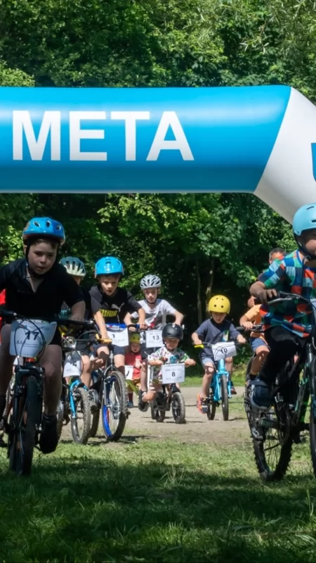 Młodzi kolarze rywalizowali nad Skawą. Za nami XXXI Terenowy Wyścig Rowerowy (wideo-foto)