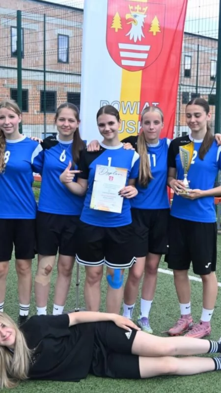 Tytuł i awans dla powiatowych mistrzyń z suskiego LO