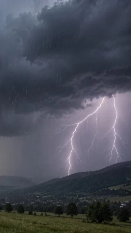 Ostrzeżenie meteorologiczne dla powiatu suskiego. Możliwe gwałtowne burze i grad