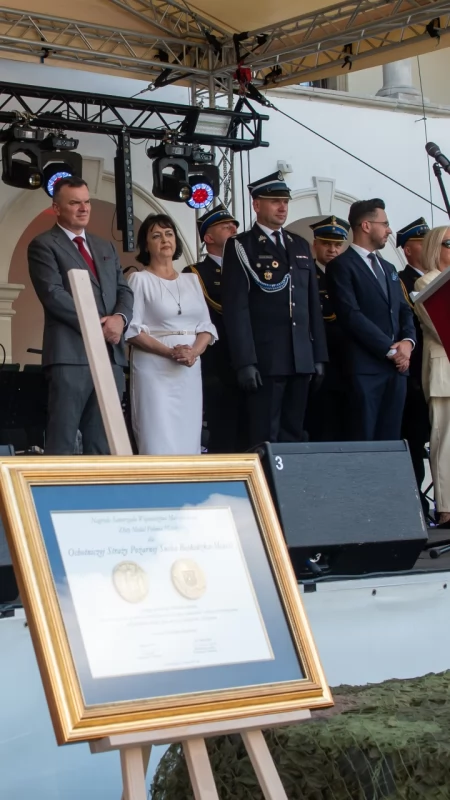 Strażackie święto na dziedzińcu zamku (foto-wideo)