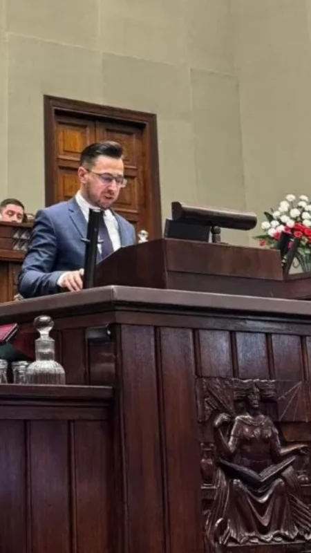 Zakaz komórek w szkołach? Sejm debatował nad zmianami w Prawie oświatowym