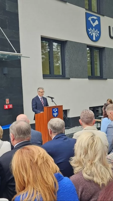 Nowa siedziba Urzędu Gminy Bystra-Sidzina otwarta. Stanisław Tempka: „Niech dobrze służy pokoleniom”. 