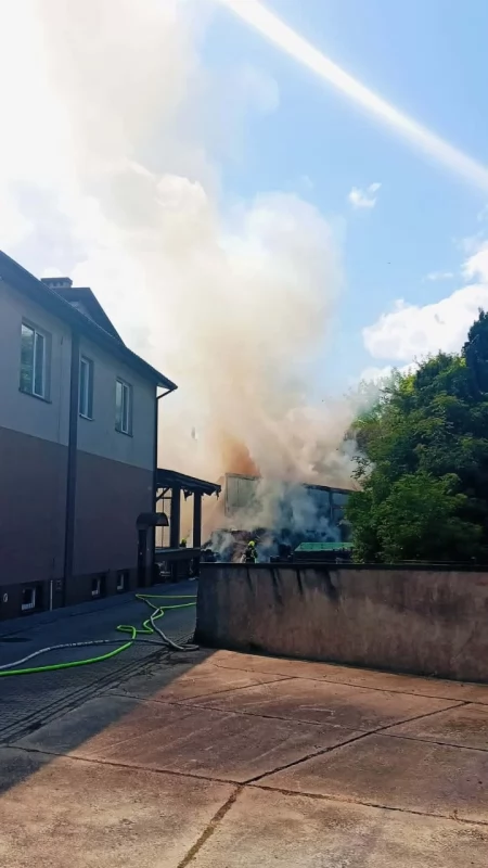 Pożar w Makowie Podhalańskim. Na miejscu trwa akcja gaśnicza