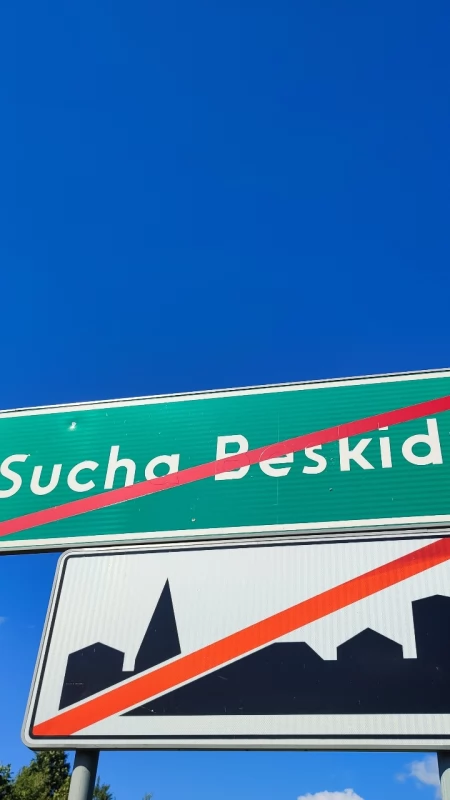 Powiat suski przeniósł się do Warszawy!? Google Maps zmieniło geografię