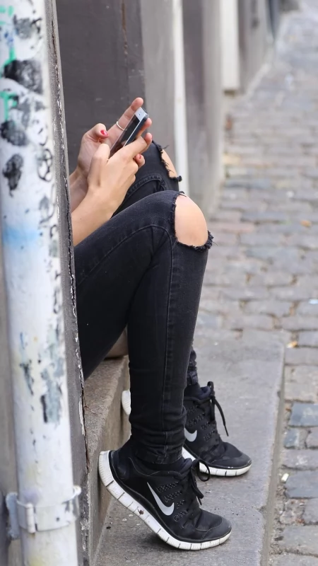Europosłowie pozwolą czytać WhatsAppa mieszkańców powiatu suskiego!? Sprawdź, jak głosowali.