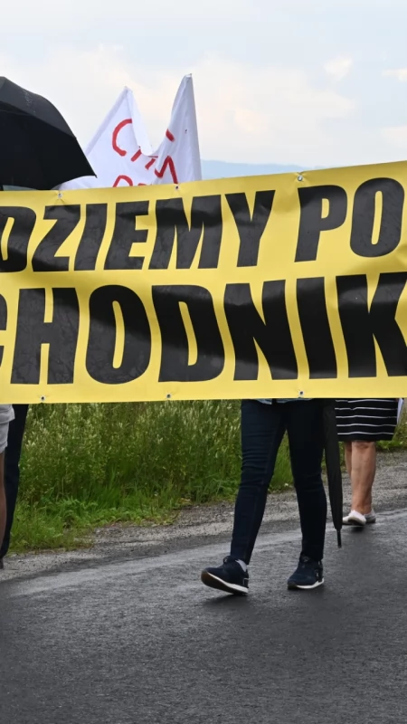 Spacerem po chodnik w Jordanowie odcinek drugi