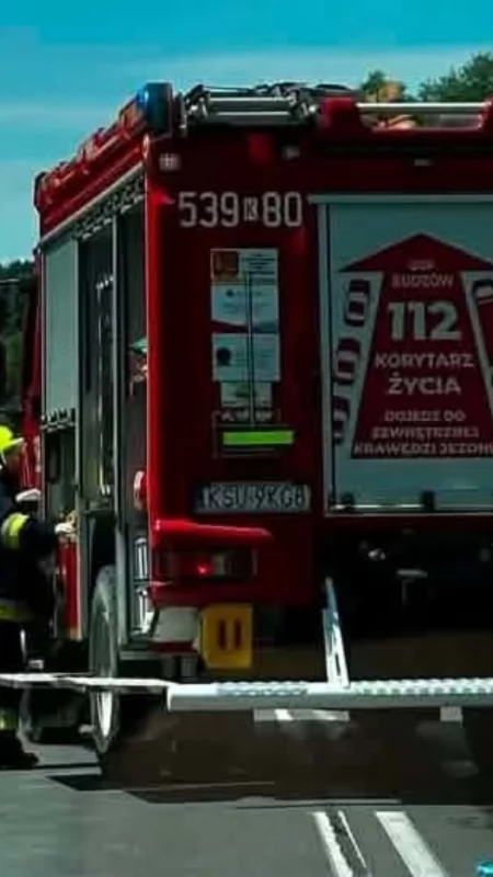 Wypadek w Budzowie, trzy osoby poszkodowane