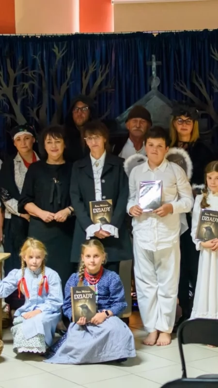 Budzów ożywił „Dziady”. Wyjątkowa scenografia, stroje i liczna publiczność