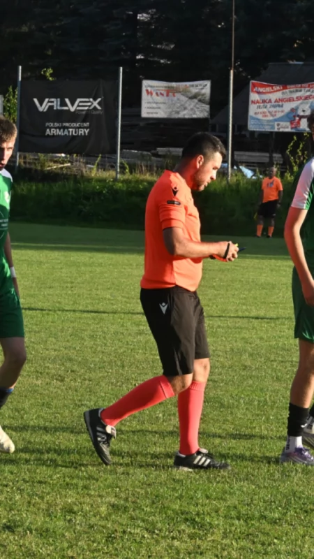 B-KLASA WADOWICKA: Trzech liderów, jeden cel. Tu nikt nie zwalnia!