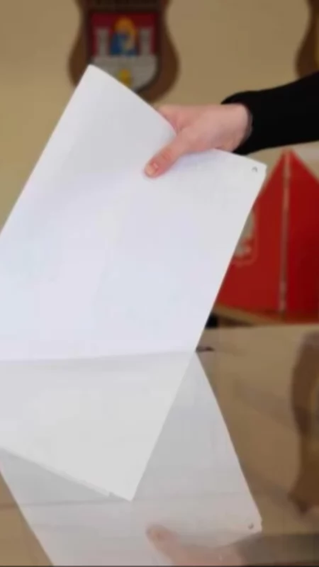 Dwa głosy zdecydowały! Sześciu włodarzy z powiatu suskiego straci możliwość reelekcji