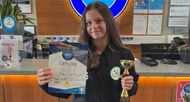 Julia Stec triumfuje w ogólnopolskim turnieju w tenisie, Hubert Stec na podium w deblu