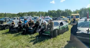 Team Stryszawa z sukcesami podczas charytatywnego Wrak Race. „Jedziemy się bawić i pomagać”