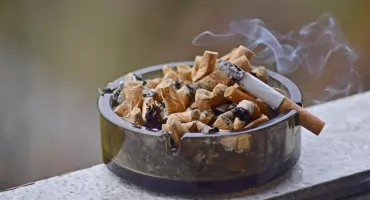 Palenie nadal zabija tysiące Polaków każdego roku. Co trzeci dorosły Polak sięga po papierosy