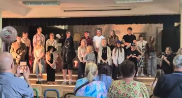 Słońce, uśmiechy i teatr na najwyższym poziomie – rodzinny piknik w Stryszawie