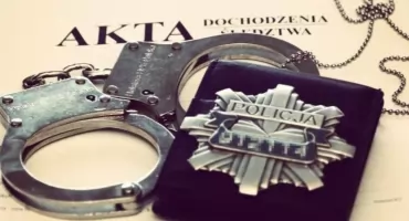 Cios rozbitą butelką w szyję. 39-latek usłyszał zarzut usiłowania zabójstwa