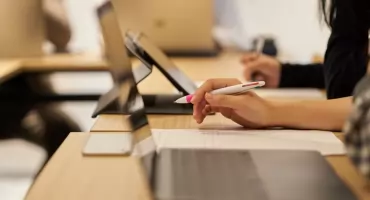 Dlaczego warto kontynuować naukę po studiach magisterskich?     