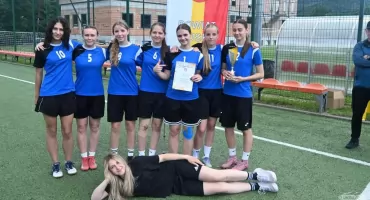 Tytuł i awans dla powiatowych mistrzyń z suskiego LO