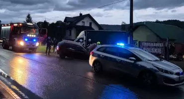 Kompletnie pijany kierowca zakończył jazdę w rowie. Znamy szczegóły zdarzenia w Budzowie
