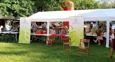 Biblioteka przenosi się do parku! Literackie atrakcje podczas Dni Ziemi Suskiej 2026